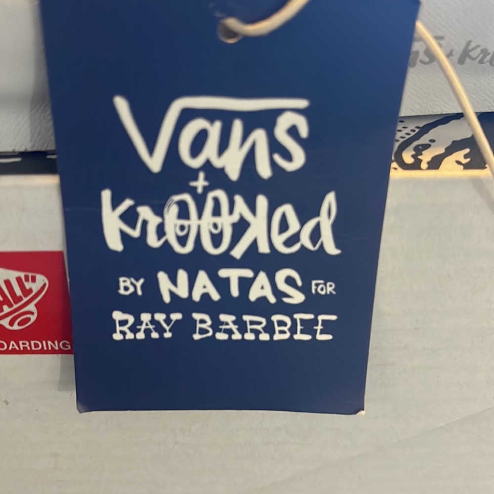 Vans - Picture 2 of 3